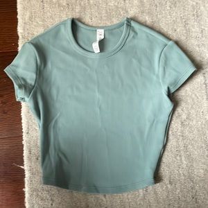 Alo Yoga Ribbed Cropped Tee in Teal